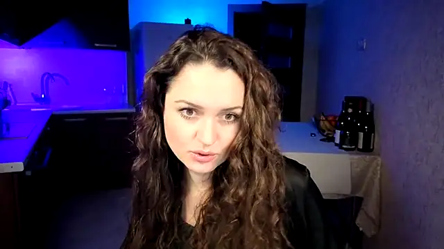 XXX chat uživo modela Cerann1