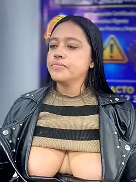 -Mia1 在線直播表演