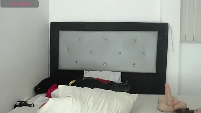 Sharlot_curvy Live XXX-Chat