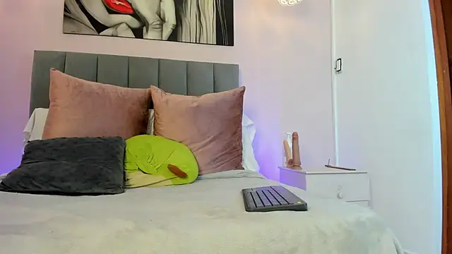 PriscilaCooper's Live XXX Chat