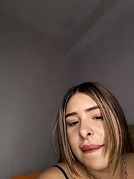 Nahomy_cm: онлайн-секс-чат