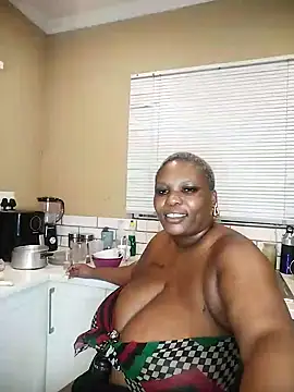 queenbusty Webcam-Show