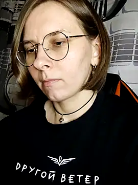 XXX chat uživo modela Aashikalaa