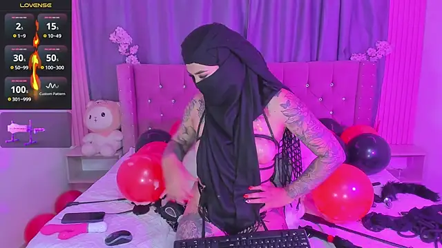 Nayla-Mouna Show Webcam