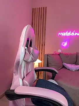 Show modela MadeleineSanez na web-kameri