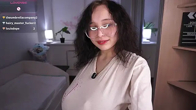 แชท XXX สดของ HannaHayles