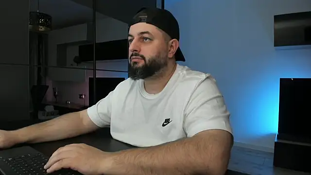 DravenPeak's Live XXX Chat