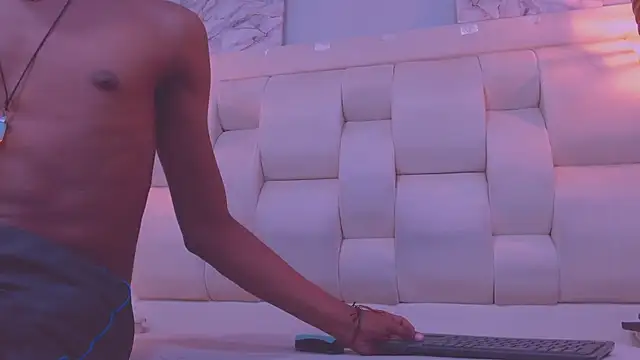 Santiago_Ortiz_'s Live XXX Chat