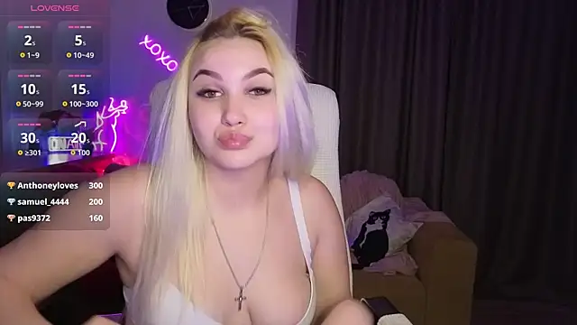 adrelaxina's Live XXX Chat