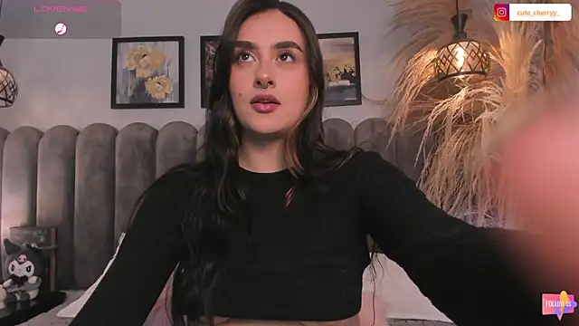cute__cherry_ Adlı Modelin Canlı XXX Sohbeti