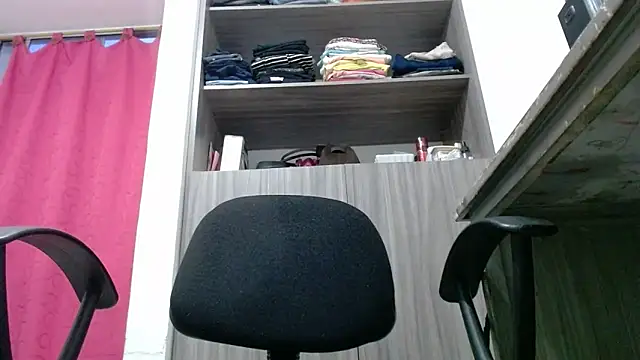 nicolle_milf1978 – Live XXX-chat