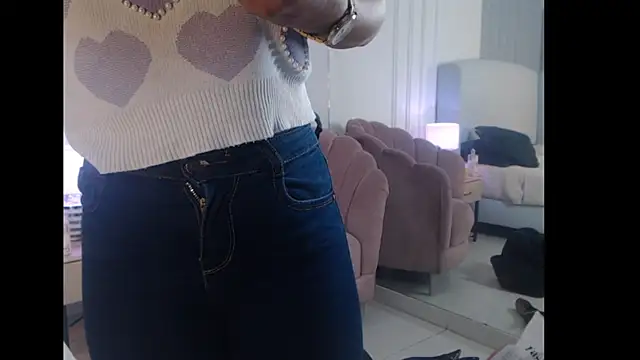 Chat +18 de ChantalGarner ao vivo