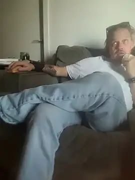 yourMasterisBored webkamerás műsora