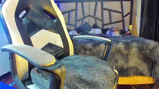 BombonRose1: διαδικτυακό σόου στην κάμερα