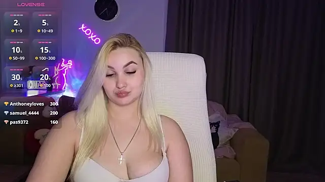 adrelaxina's Live XXX Chat