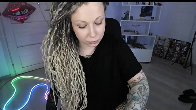 HoneySallyMoore Adlı Modelin Canlı XXX Sohbeti