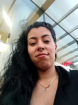 Luianna Adlı Modelin Canlı XXX Sohbeti