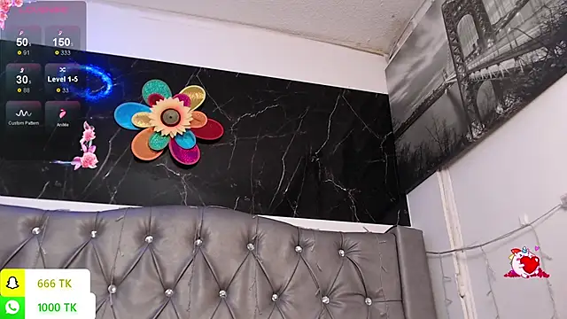 LAILAGUMMY élő XXX-chatje