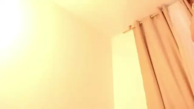 Elyross1_n Live XXX chat