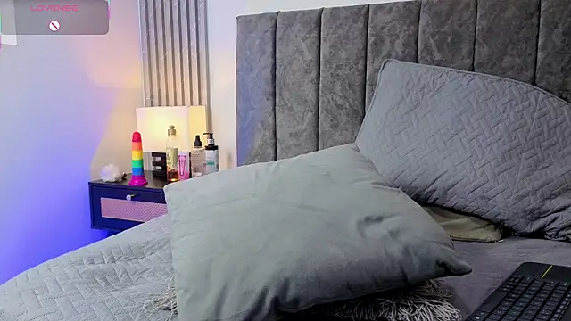 Ema_Stone65 Chat XXX live