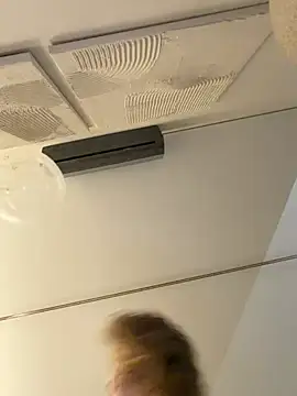 -AngelAri-'s Live XXX Chat