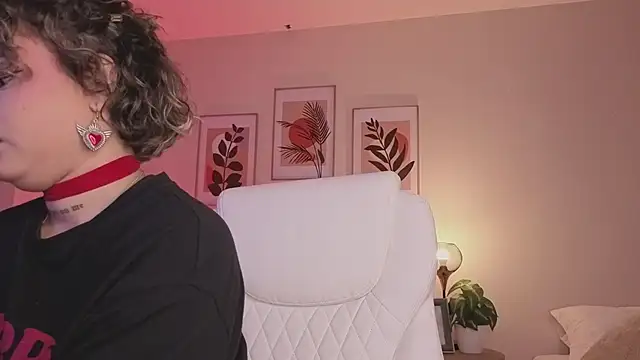 DahianaWalcott: онлайн-секс-чат