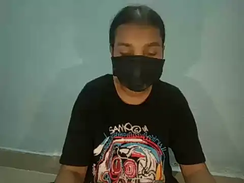 Mistry_lishu: διαδικτυακό σόου στην κάμερα