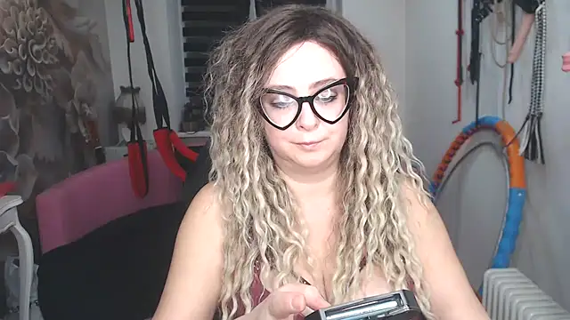 MISSwithDOLLS 라이브 XXX 채팅