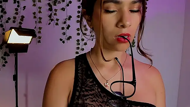 sara_doll77: онлайн-секс-чат