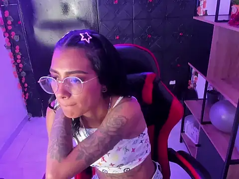 KarlaSlutSkinny__ live XXX chat