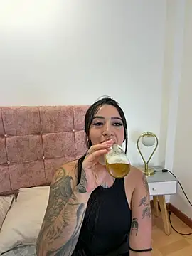 EmmyEvans1's Live XXX Chat