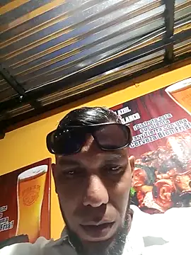 UnreadyChutzpa Chat XXX in diretta