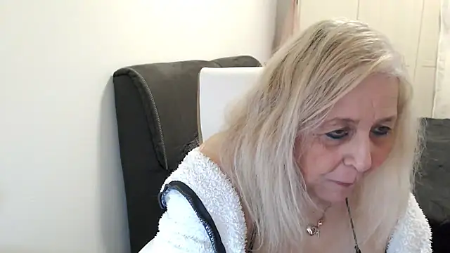 SusiLifeXXX's Live XXX Chat