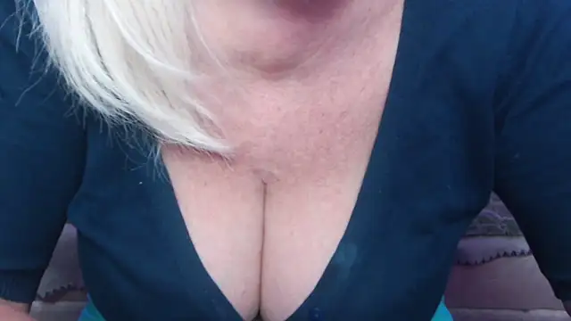 BlondyLeeBest Adlı Modelin Canlı XXX Sohbeti