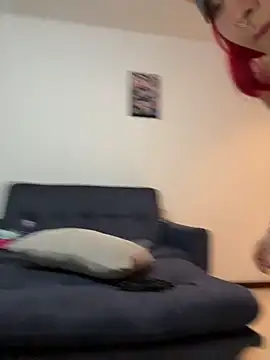 Amelie-RedHoney's Live XXX Chat