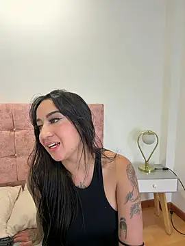 EmmyEvans1's Live XXX Chat