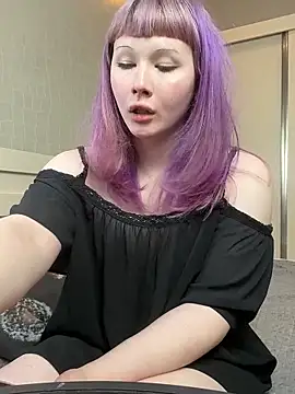 AlexaGudz Show in webcam