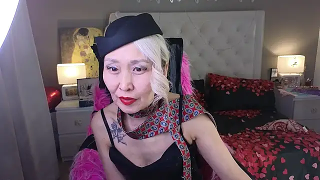 Chat +18 de RoxalanaStar ao vivo