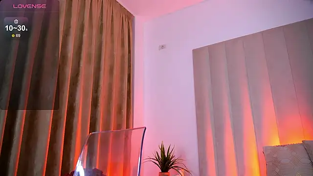 AishaSins' Live XXX Chat