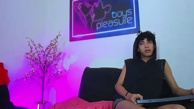 Pleasure_boys_hot Webcamshow