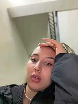 ICrazyOneIRL's Live XXX Chat