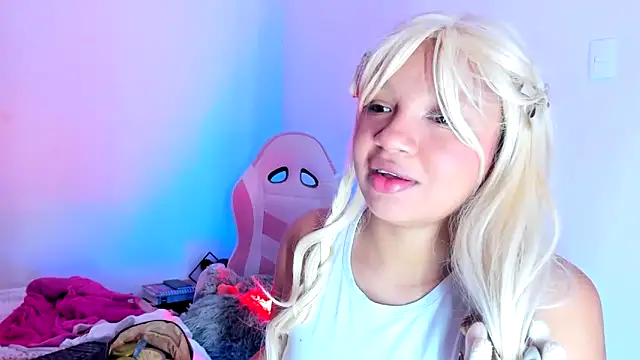 Emily_Coper18 Adlı Modelin Canlı XXX Sohbeti