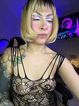 Cinamoonn Adlı Modelin Canlı XXX Sohbeti