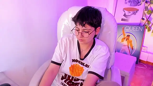 Nathaly_ds Adlı Modelin Canlı XXX Sohbeti