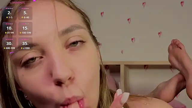 alice_charm_ Adlı Modelin Canlı XXX Sohbeti