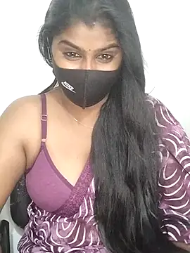 Chat XXX en directo de Tamil_Azhaghi