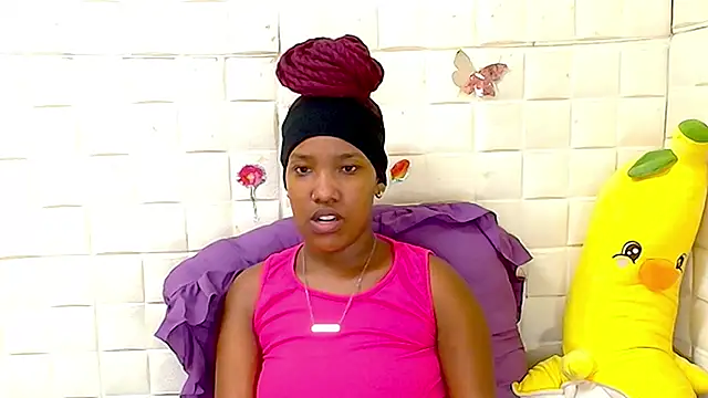 EroticSexyPrada Adlı Modelin Canlı XXX Sohbeti