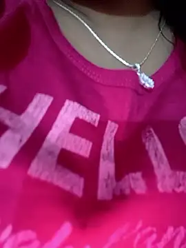 Shanaya-Hotty Adlı Modelin Canlı XXX Sohbeti