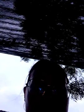 young_dairy01's Live XXX Chat