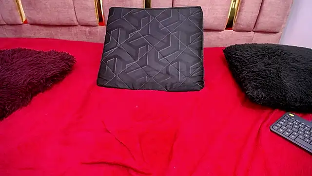 Онлайн чат XXX CHLOESHOW